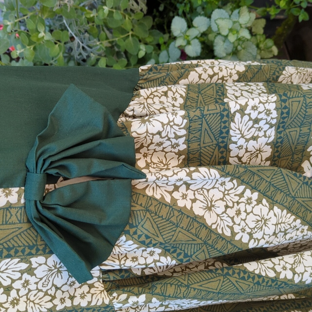 Vintage Hawaiian Lolenani Dress - Picture 5 of 10